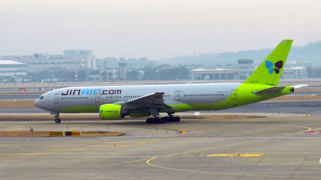 Boeing 777-200 (HL7734) - Jin Air Boeing 777-200 HL7734 in Seoul 