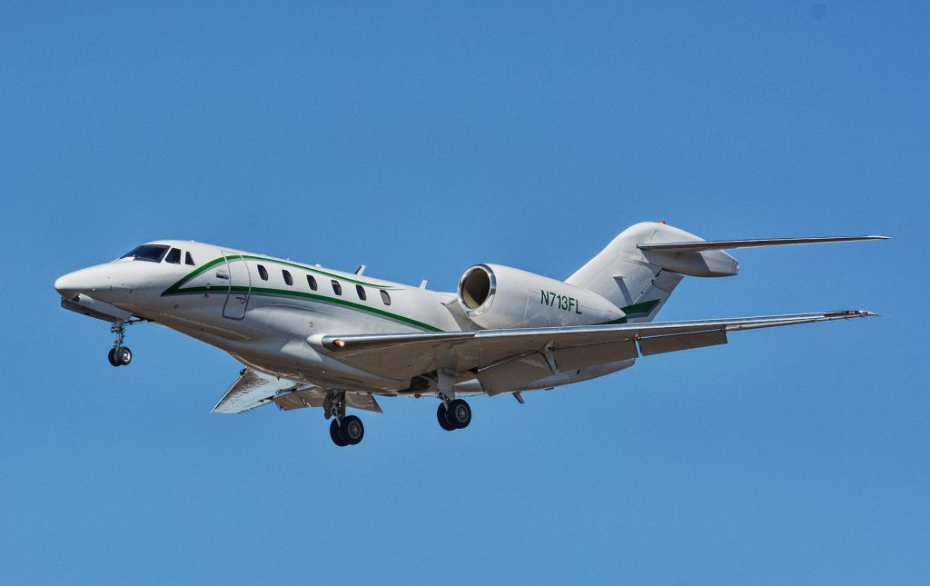 Cessna Citation X (N713FL) - CYHU, 01-04-2019