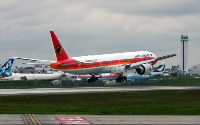 BOEING 777-300 (D2-TEG) - TAAG Angola Airlines 777-300ER test flight