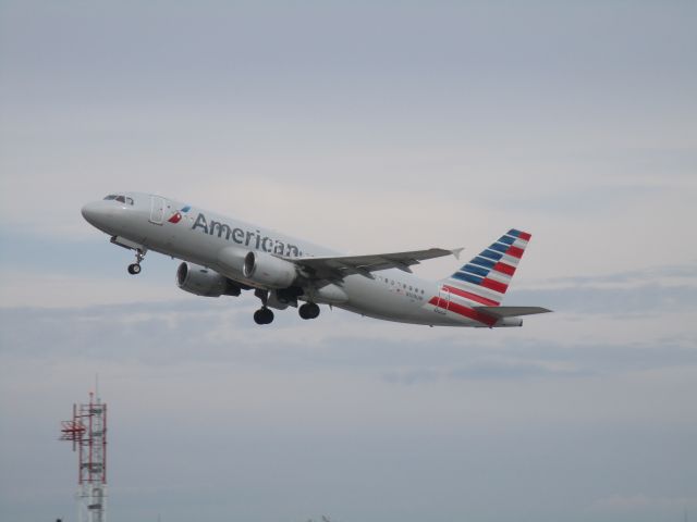 Airbus A320 (N109UW)