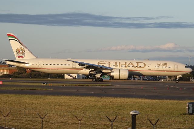 BOEING 777-300ER (A6-ETN) - on 30 November 2018