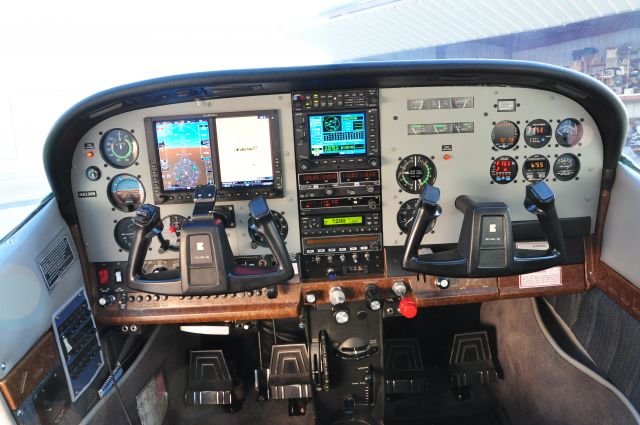 Cessna Skylane RG (N6136S)