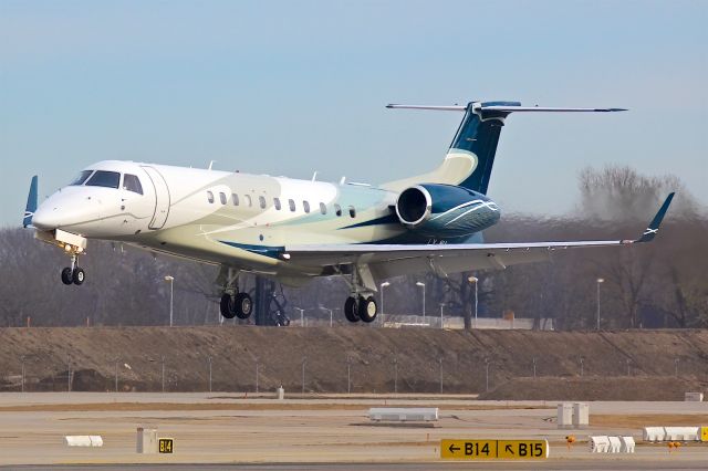 Embraer Legacy 600/650 (LX-MIA)