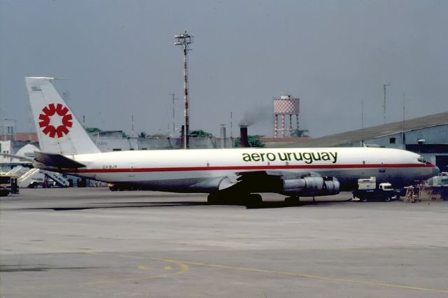 Boeing 707-100 (CX-BJV)