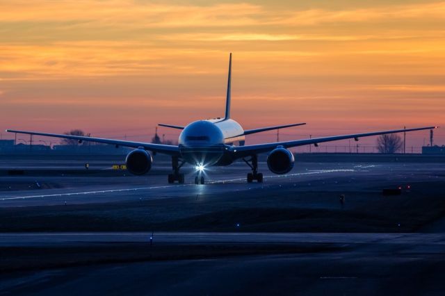 Boeing 777-200 (EC-MUA)