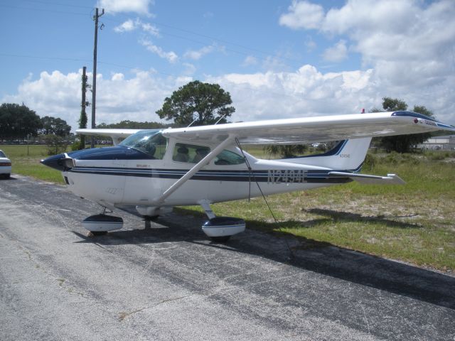 Cessna Skylane (N2494E)