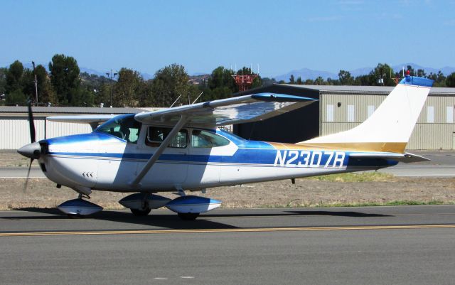 Cessna Skylane (N2307R) - Taxiing to RWY 6