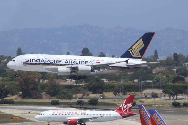 Airbus A380-800 (9V-SKM)