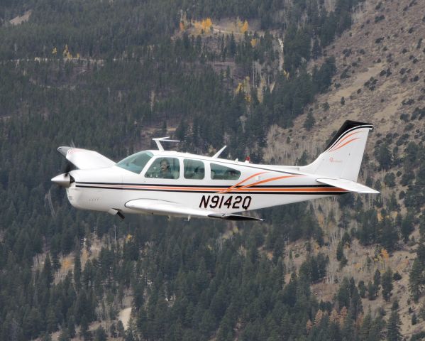 Beechcraft Bonanza (33) (N9142Q)