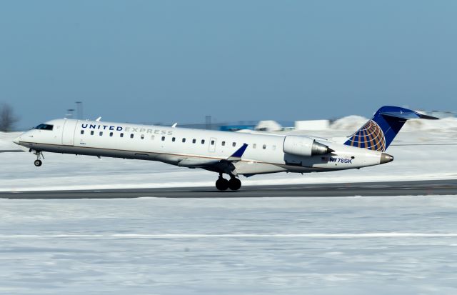 Canadair Regional Jet CRJ-700 (N778SK) - Arriving from Chicago on 28-Feb-15.