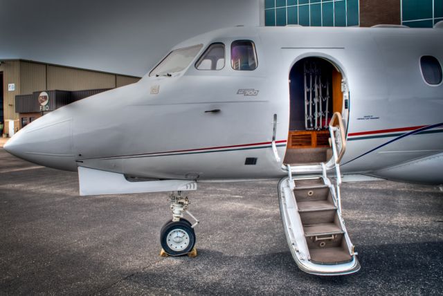 Hawker 800 (N406J)