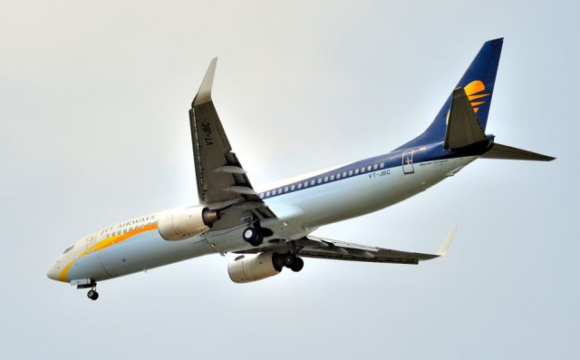 Boeing 737-800 (VT-JBC) - 2011