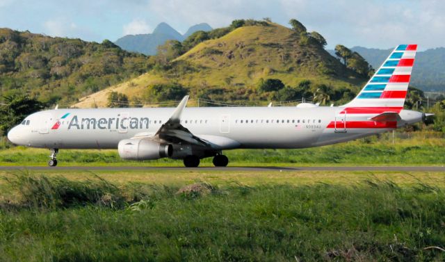 Airbus A321 (N989AU)