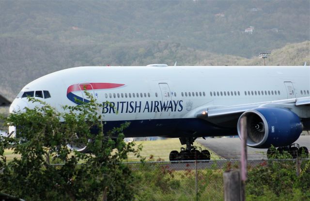 Boeing 777-200 (G-YMMC)