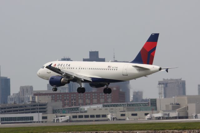Airbus A319 (N371NB)