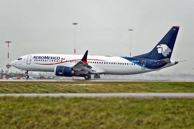 Boeing 737 MAX 8 (N110JS)