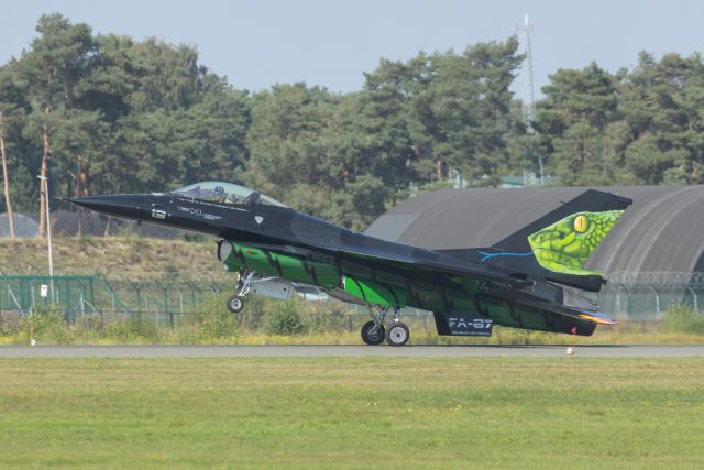 Lockheed F-16 Fighting Falcon (SFR87) - Vrieske landing after the BAFDays