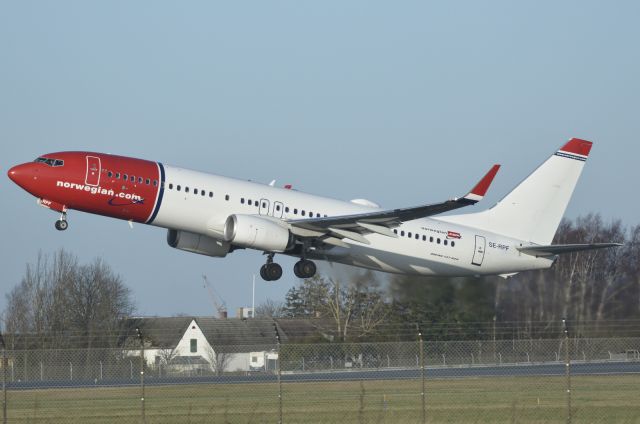 Boeing 737-800 (SE-RPF)