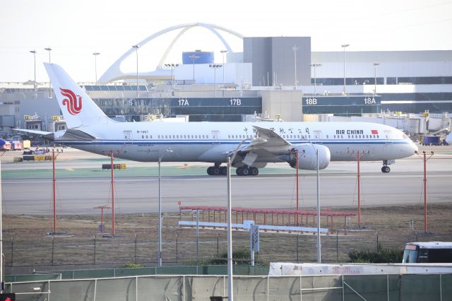 Boeing 787-9 Dreamliner (B-1467)