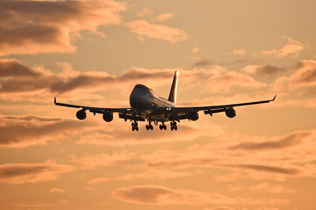 Boeing 747-400 (G-CIVT)