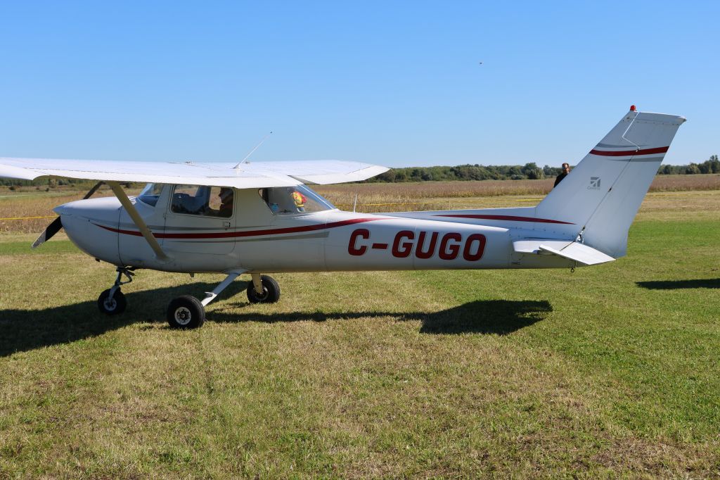 C-GUGO — - C-GUGO Cessna 150 M RVA à L'Aéroport de Salaberry de Valleyfield CSD3 QC. Le 24-09-2022 à 11:14