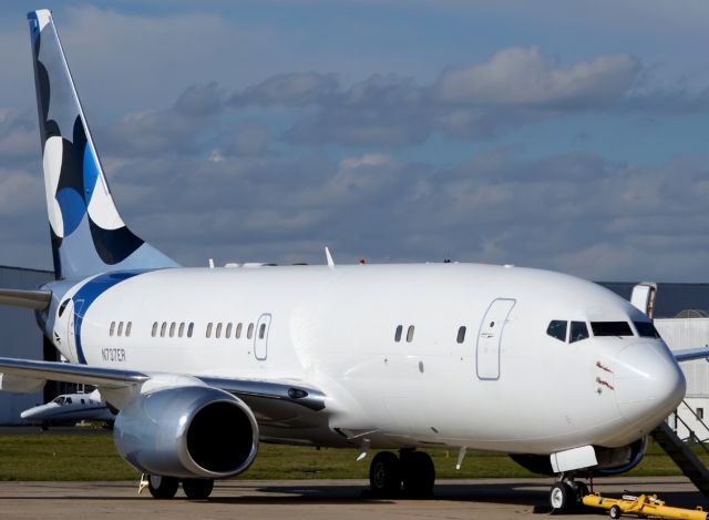 Boeing 737-700 (N737ER)