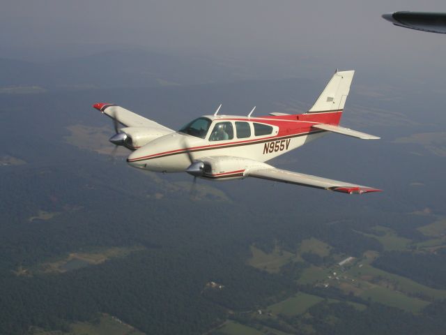 Beechcraft 55 Baron (N955V)