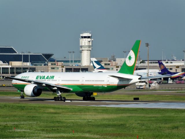 BOEING 777-300ER (B-16716)
