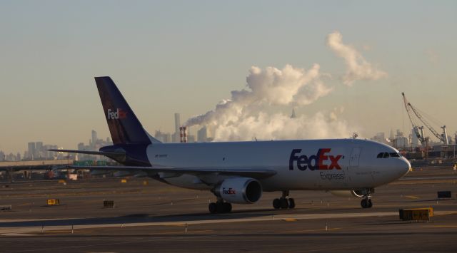 Airbus A300F4-600 (N651FE)