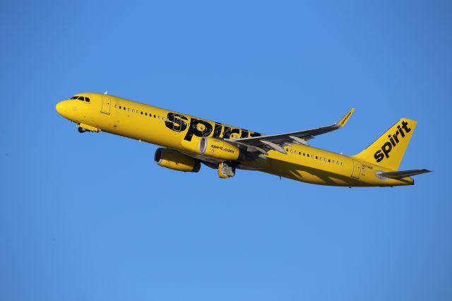 Airbus A321 (N678NK)