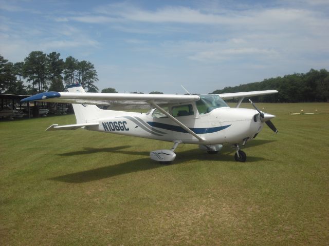 Cessna Skyhawk (N106GC)