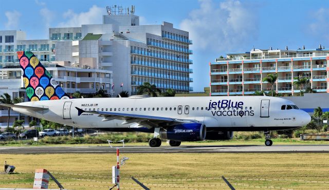 Airbus A320 (N623JB)