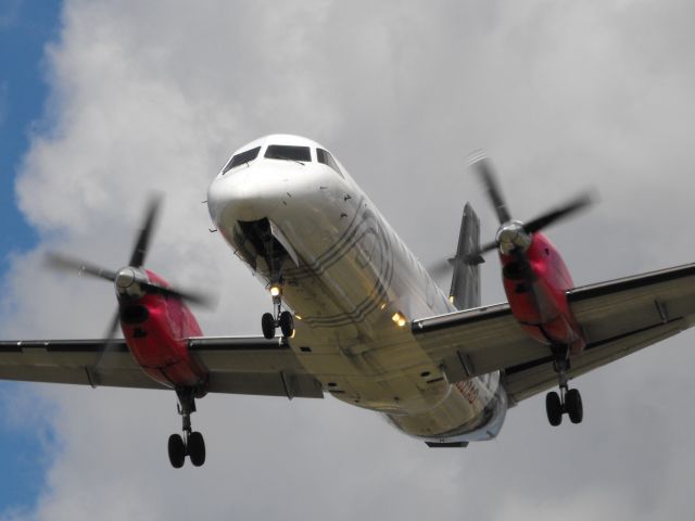 Saab 340 (N327AG) - A Silver Airways Saab 340 on short final for RWY27