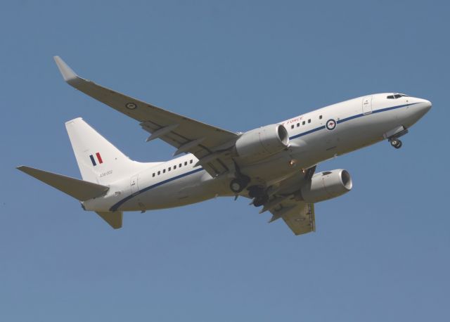 Boeing 737-700 (A36002) - Royal Australia Air Forcebr /Take-off 09br /08/06/2014