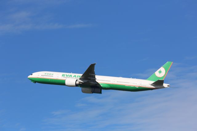 BOEING 777-300 (B-16706)