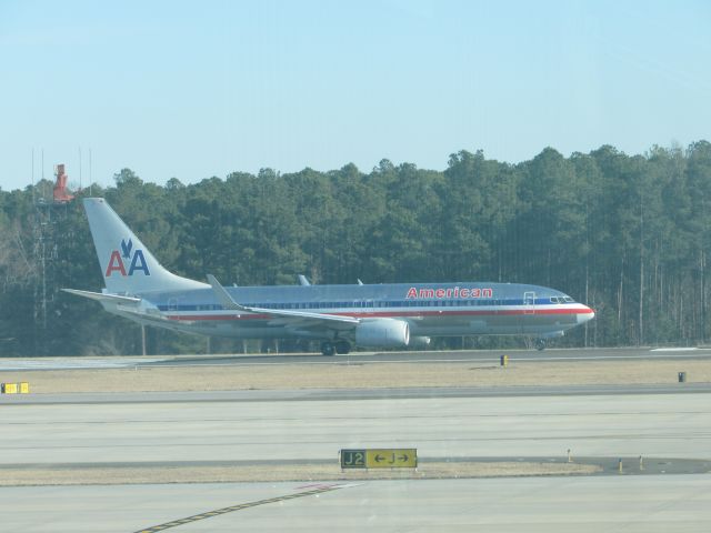 Boeing 737-800 (N921NN) - Americans new retro livery!