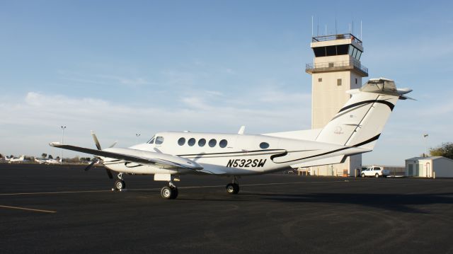 Beechcraft Super King Air 200 (N532SW) - Southwest Aircraft Charter Beech King Air 200