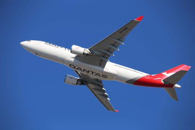 Airbus A330-200 (VH-EBN)