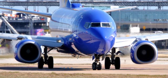 Boeing 737-700 (N7707C)