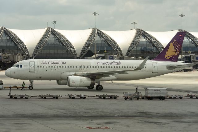 Airbus A320 (XU-353) - 24th April, 2025:  Push back for flight K6 723 destined for Phnom Penh International airport from Suvarnabhumi.