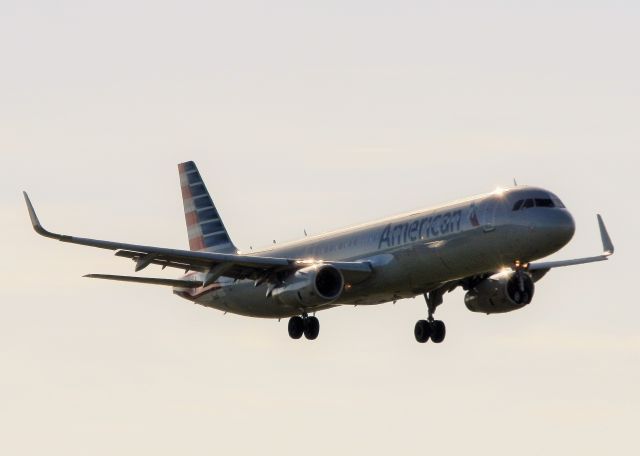 Airbus A321 (N155NN)