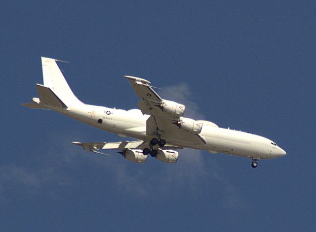 — — - Navy E-6 Mercury on approach to KABQ Rwy 21