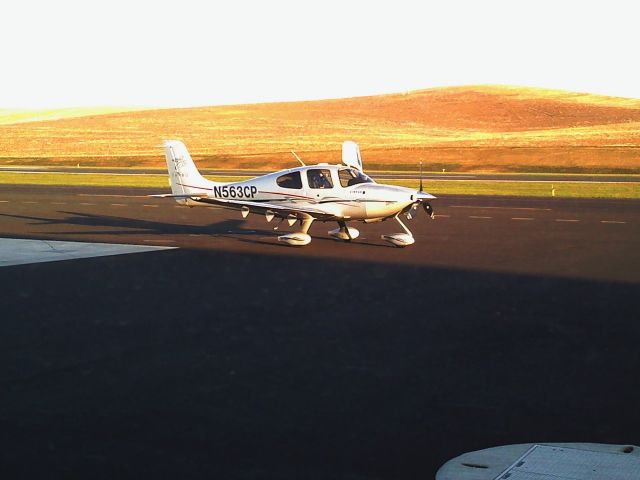 Cirrus SR-22 (N563CP)