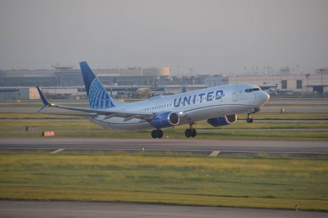 Boeing 737-800 (N37267) - 10/2/2019: United's new livery on a Boeing 737-824 (N37267) departing Bush Intercontinental Airport.