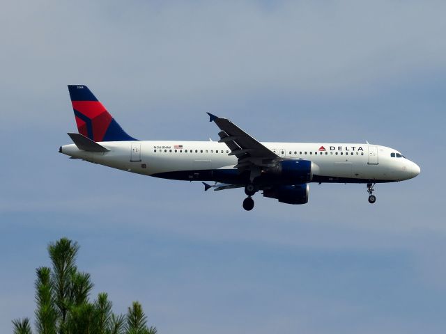 Airbus A320 (N368NW)