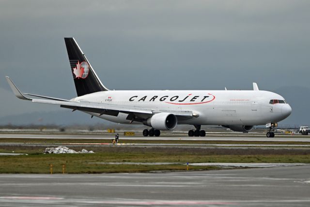 BOEING 767-300 (C-FCJU)