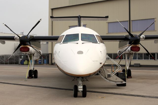 de Havilland Dash 8-300 (C-GNCF)