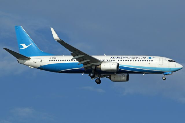 Boeing 737-800 (B-5708)
