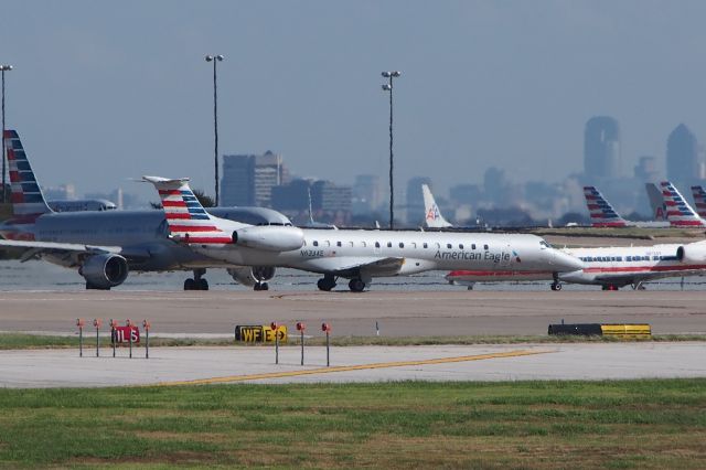 Embraer ERJ-145 (N633AE)