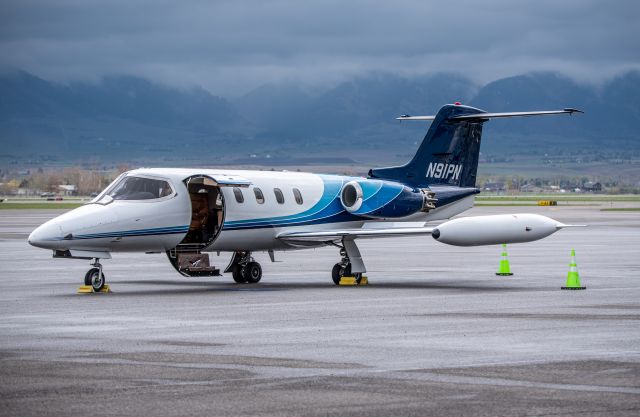 Learjet 25 (N91PN)